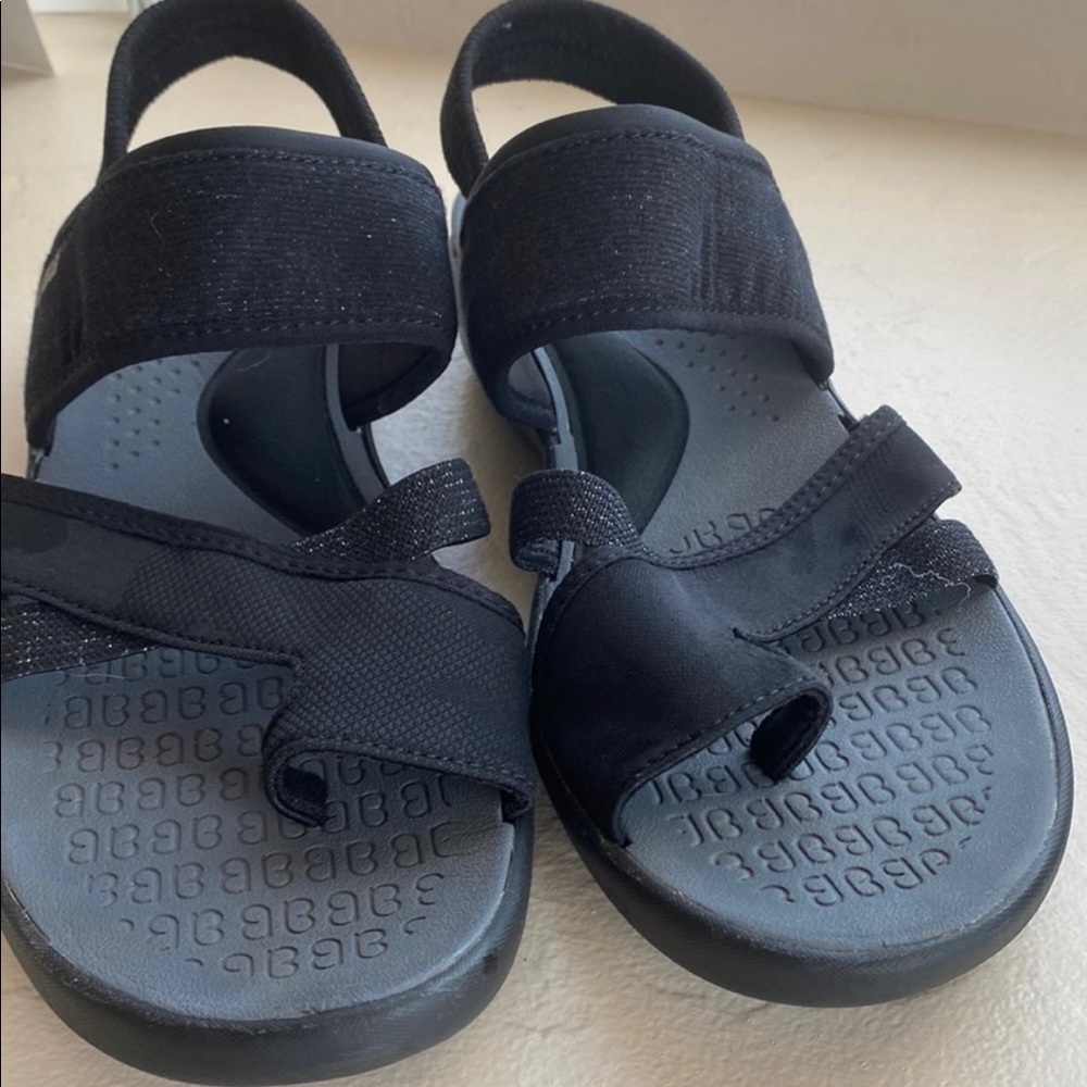 Bzees black stretch sandals